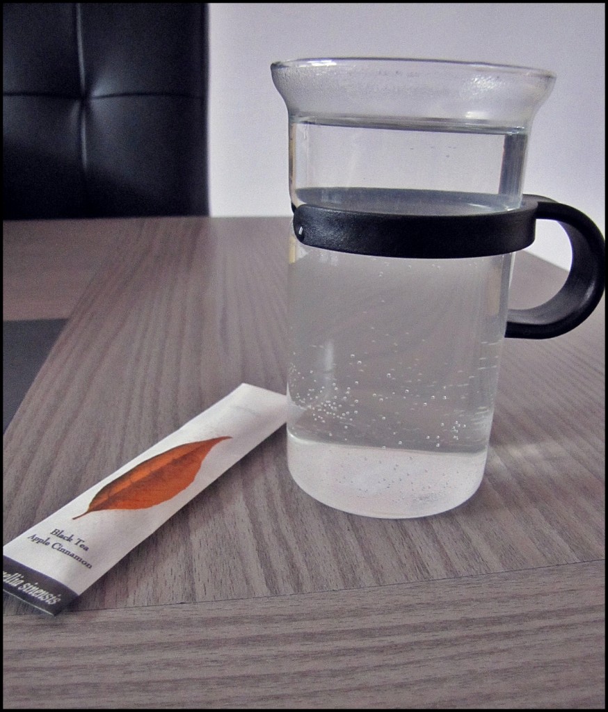 Une tasse eau chaude