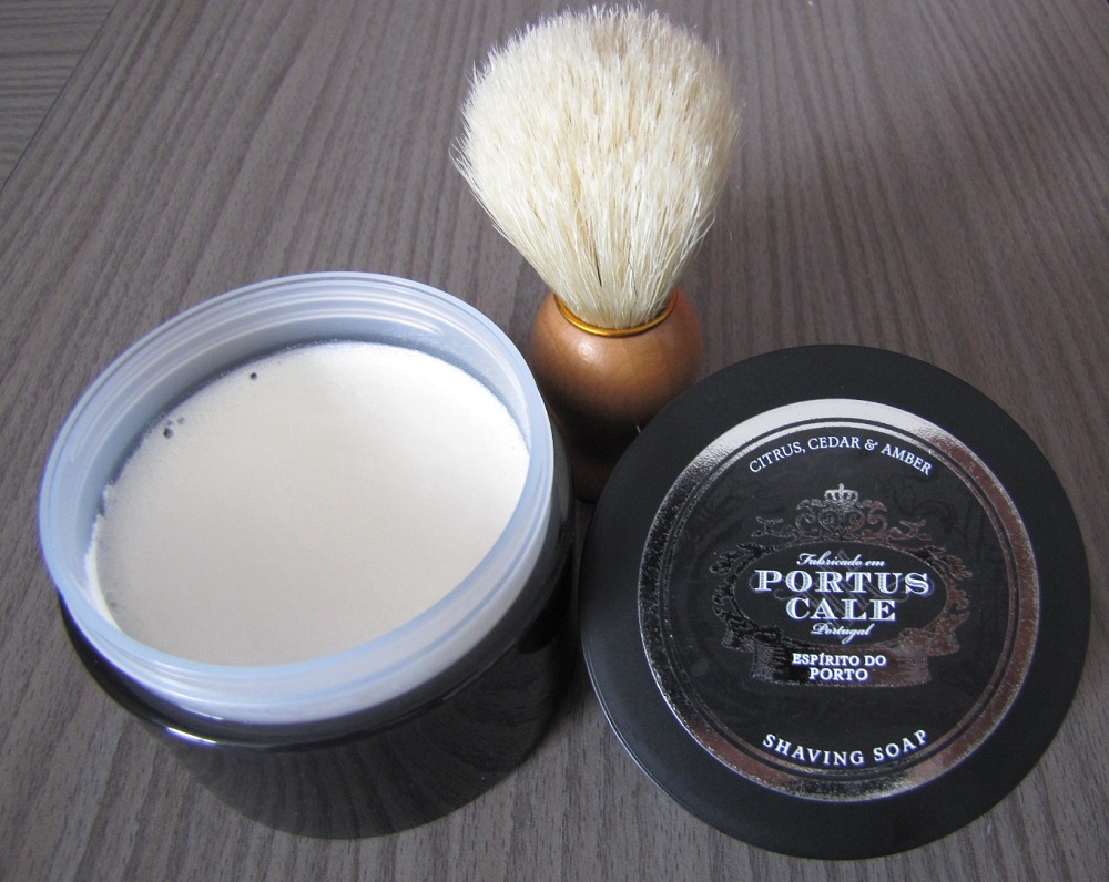 savon de rasage Portus Cale Black Edition et blaireau