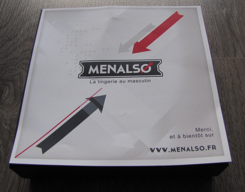 coffret Menalso et son flyer promotionnel