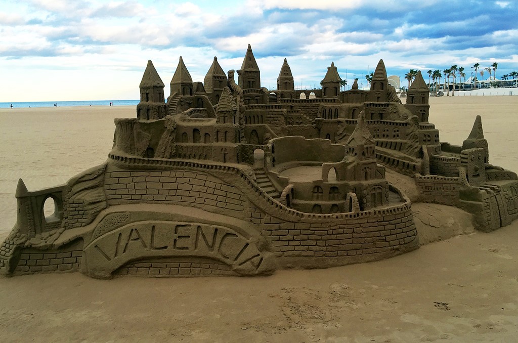 chateau de sable plage valence