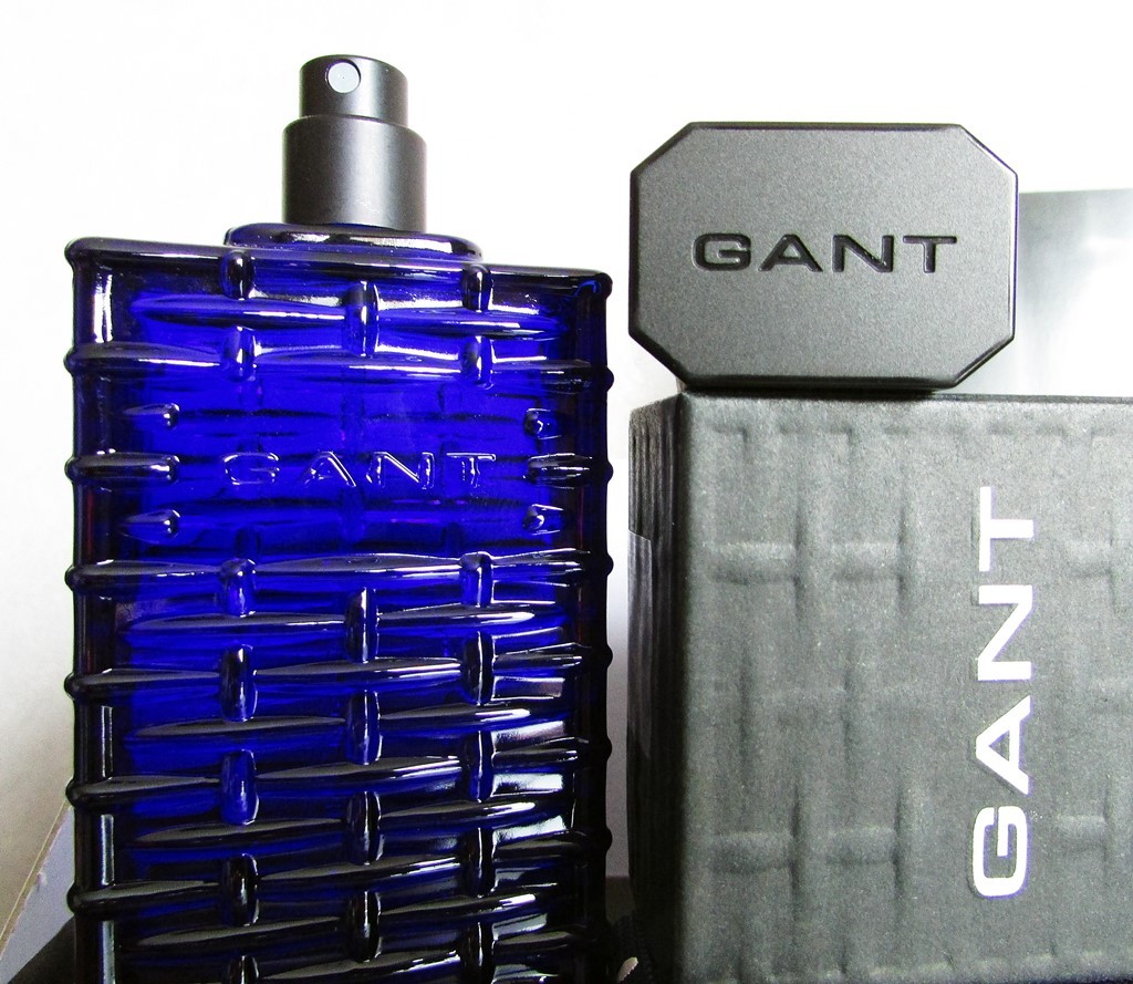 détails parfum gant