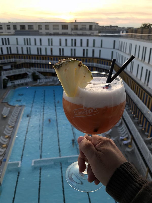 cocktail punch pool - sunset piscine molitor