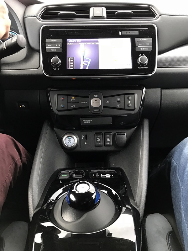 nissan leaf interieur