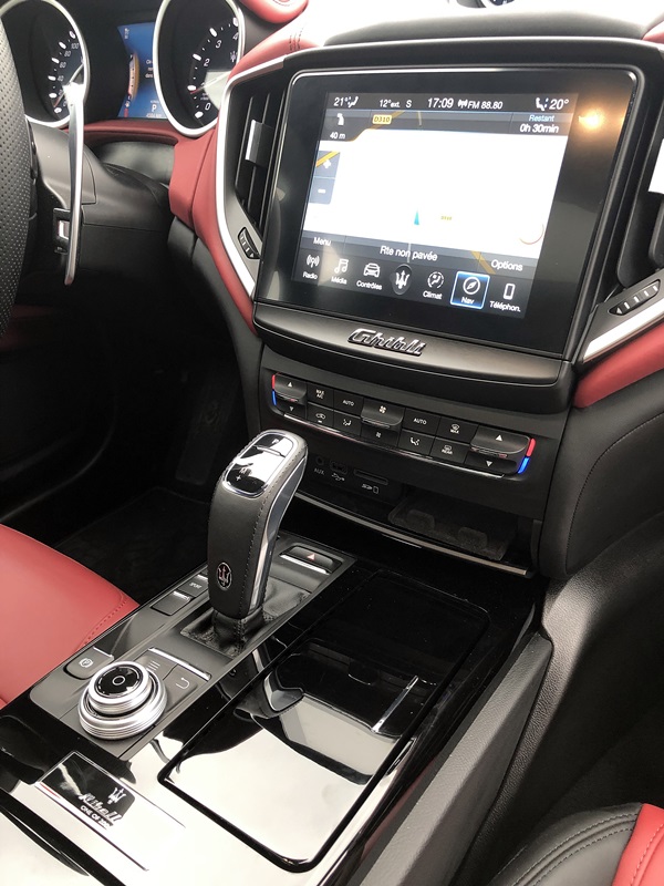 Maserati Ghibli Ribelle console centrale