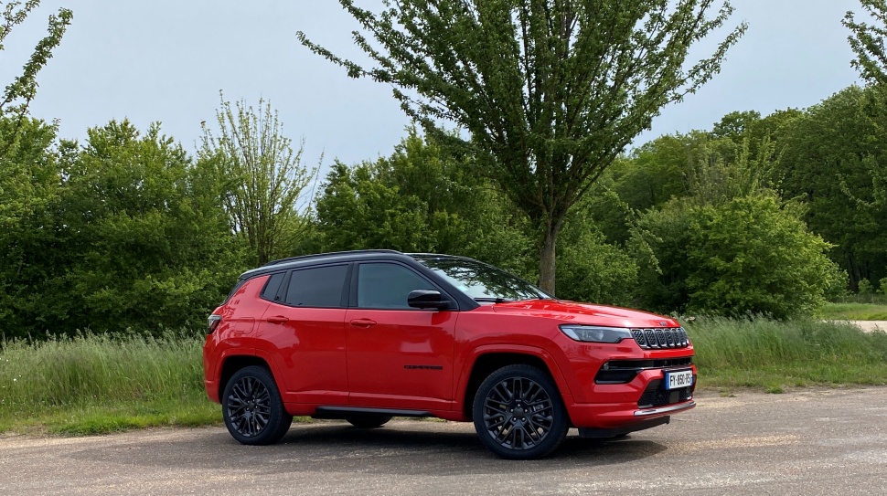 jeep-compass-4xe-profil