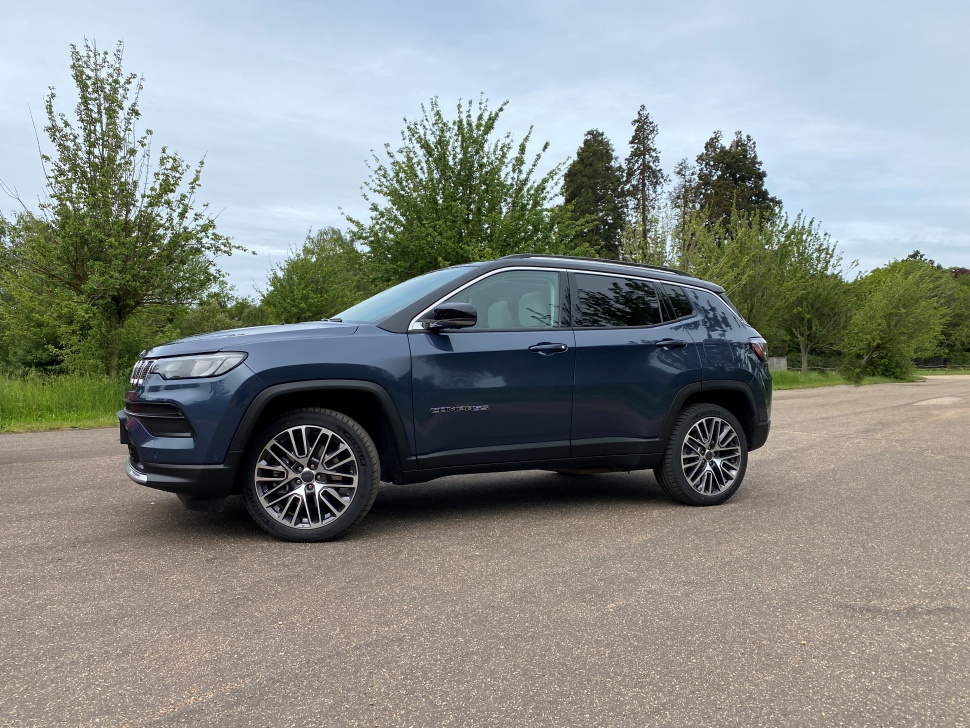 jeep-compass-4xe-profil