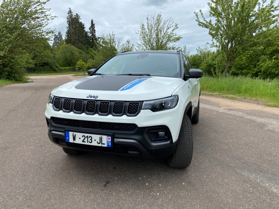 jeep-compass-4xe-trailhawk