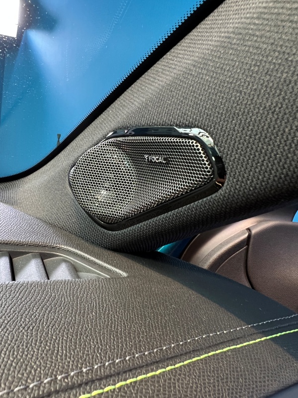 peugeot-408-enceinte-focal