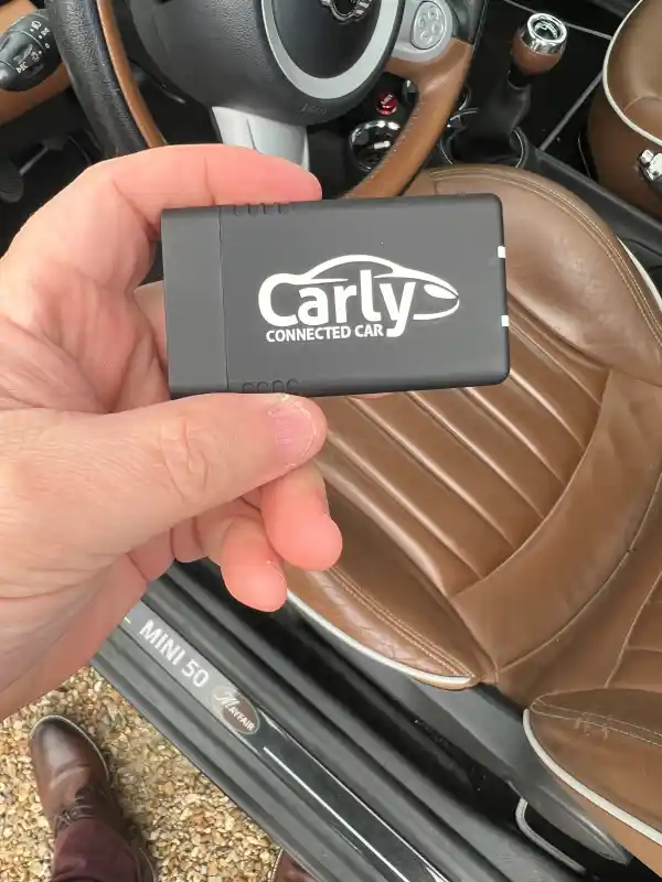 Le boitier Carly pour un usage serein de votre voiture.