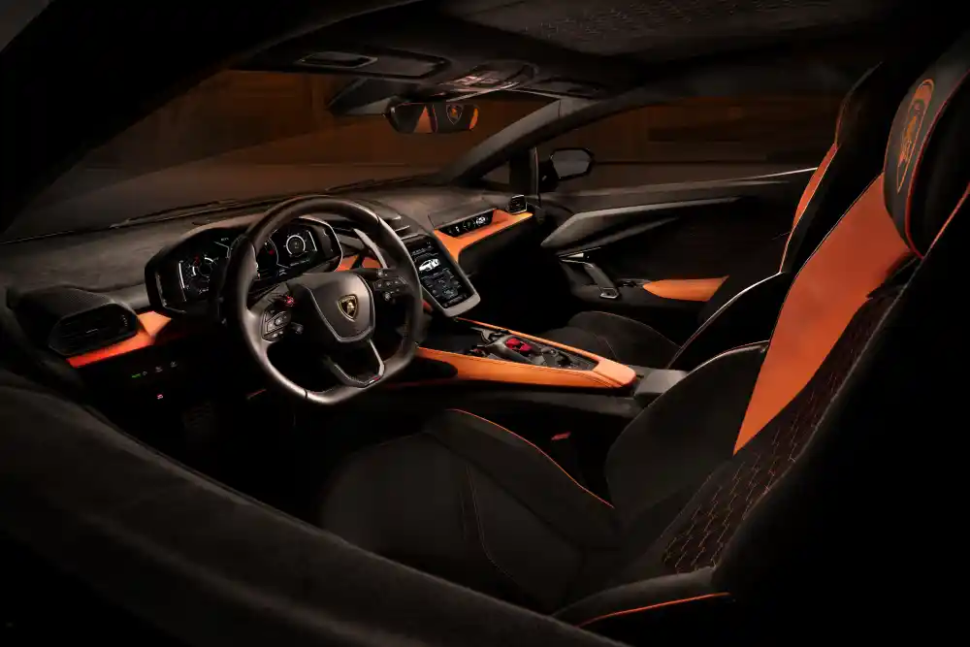 interieur lamborghini revuelto