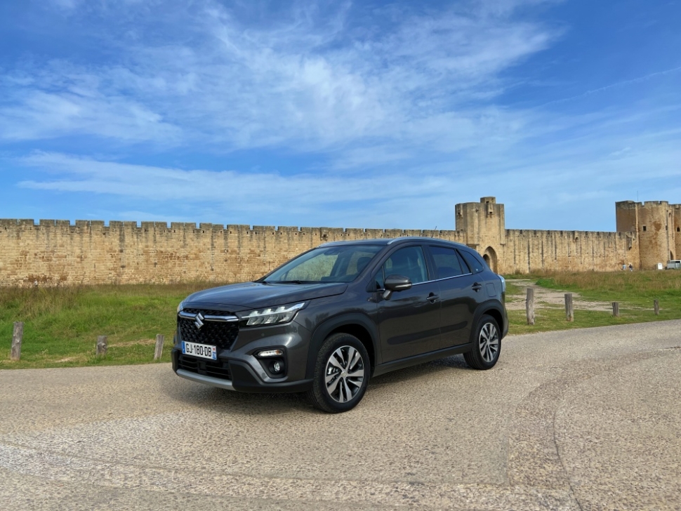 suzuki S-Cross hybrid aigues mortes