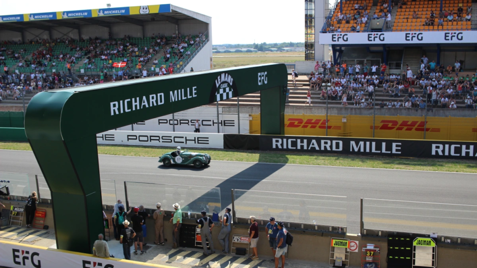 Ligne d'arrivée le mans classic