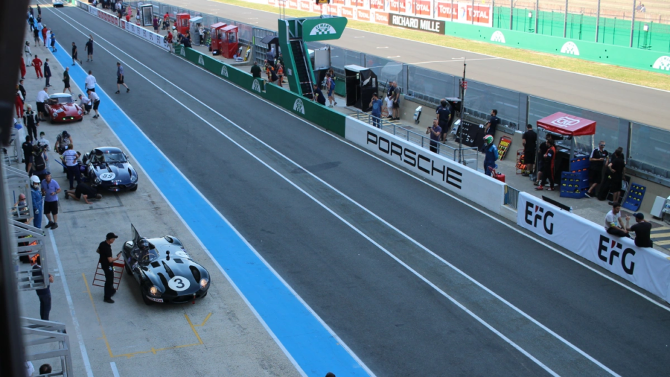 vue depuis les loges le mans classic