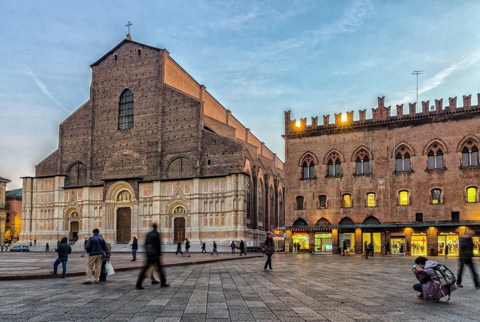 bologna-basilica-di-san-petronio